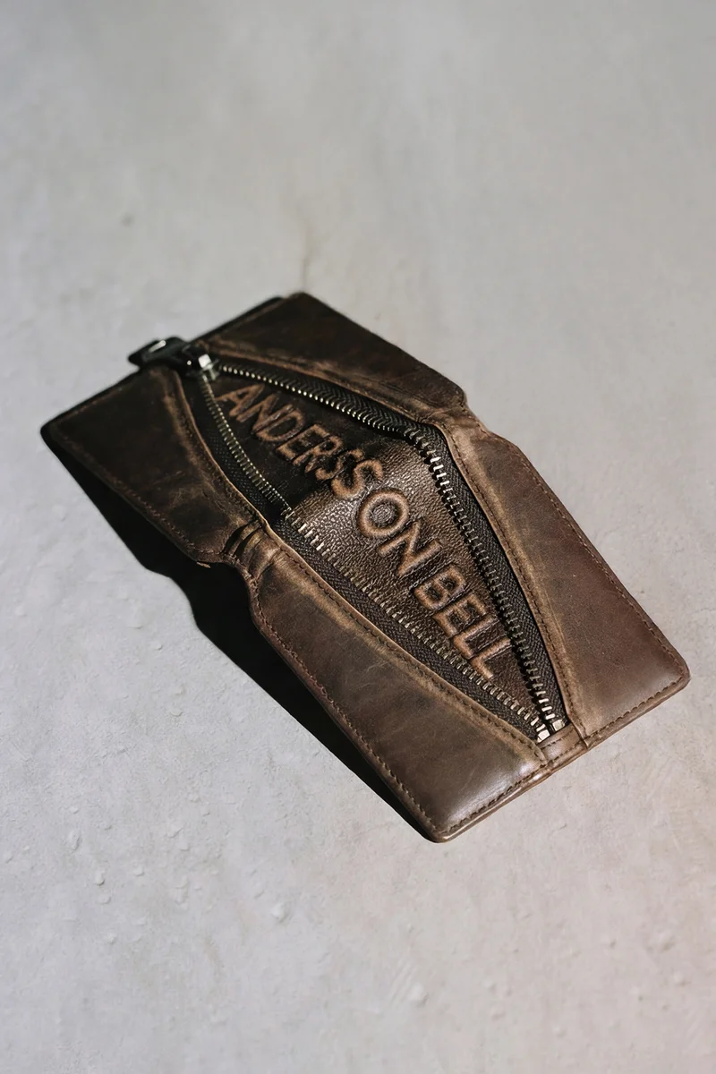 BROWN LEATHER ZIP WALLET 2
