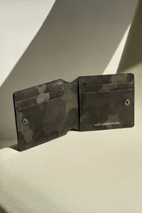 CAMOUFLAGE LEATHER ZIP WALLET thumb 3