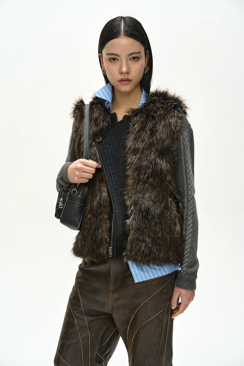 UNISEX CURVED PLACKET REVERSIBLE VEST 7