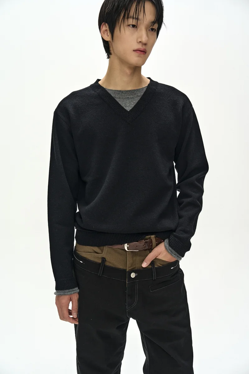 UNISEX LAYERED V-NECK SWEATER 1