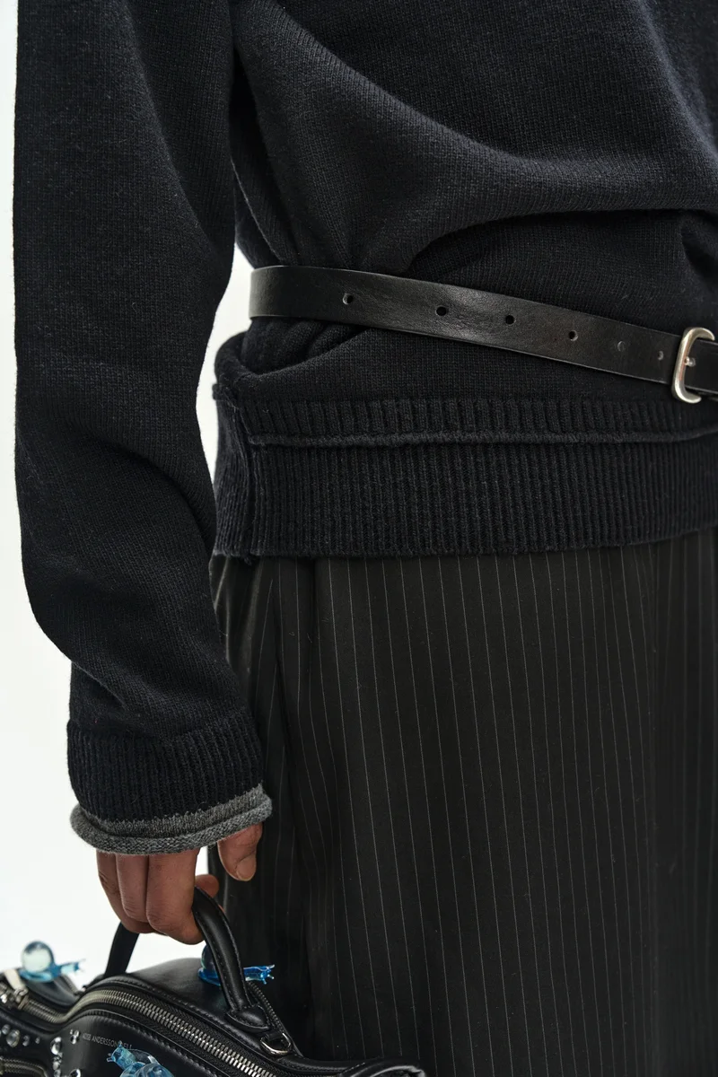 UNISEX LAYERED V-NECK SWEATER 8