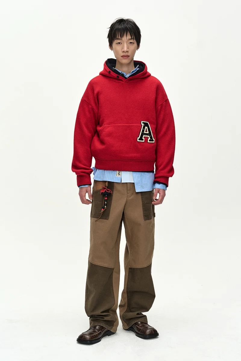 (ESSENTIAL) UNISEX VARSITY PATCH HOODIE 1