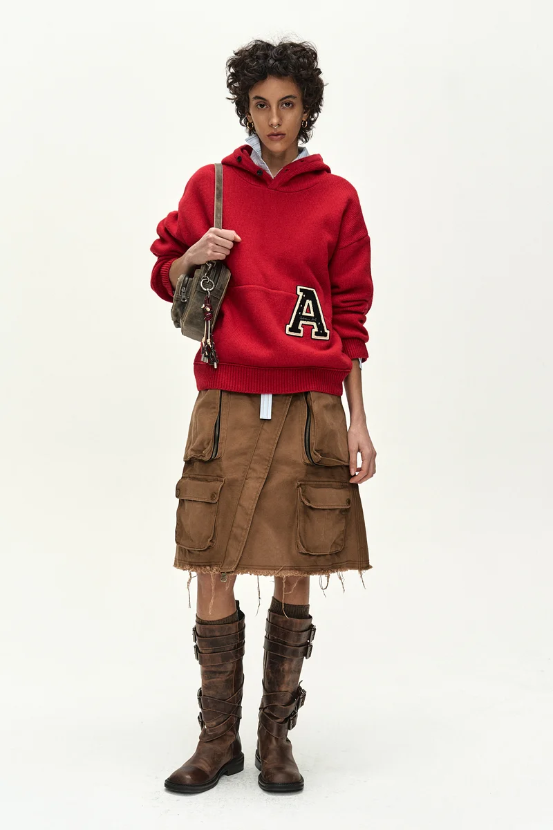 (ESSENTIAL) UNISEX VARSITY PATCH HOODIE 2