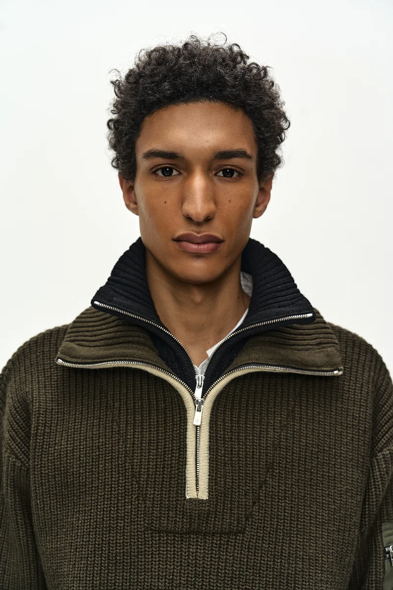 DOUBLE LAYERED QUARTER ZIP-UP SWEATER 5