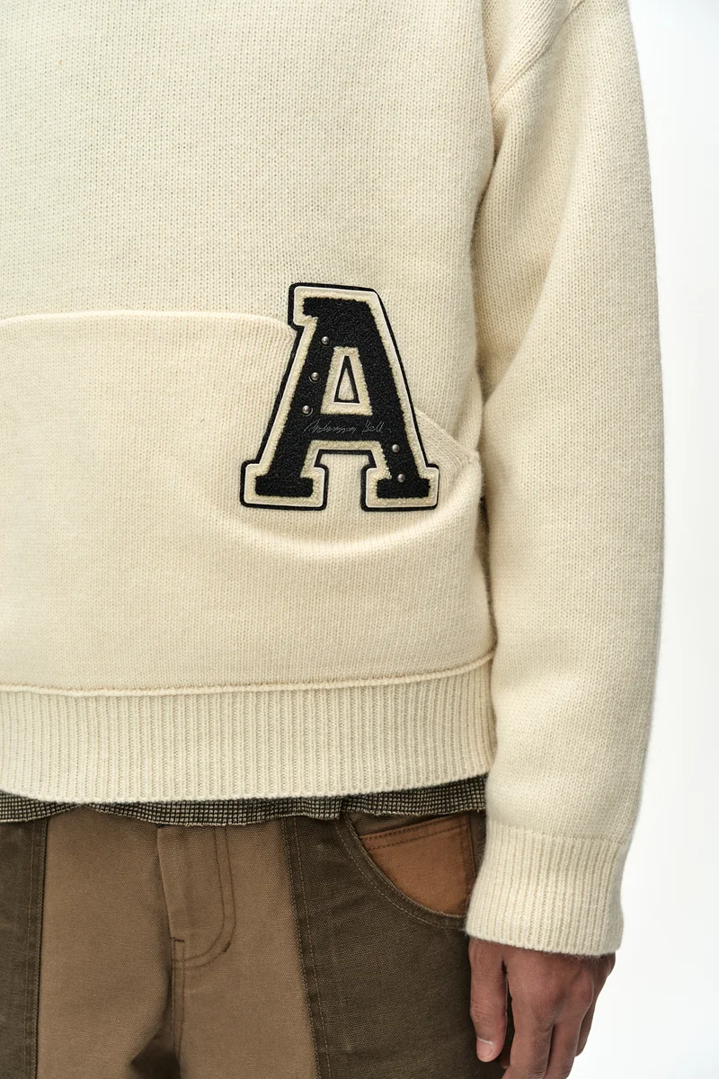 (ESSENTIAL) UNISEX VARSITY PATCH HOODIE 5