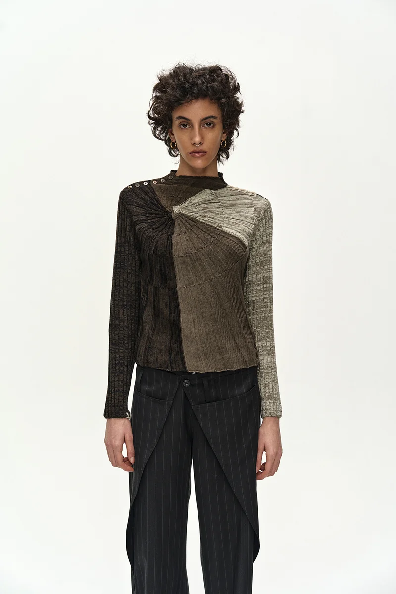 ASYMMETRIC TWIST BUTTON TOP 4