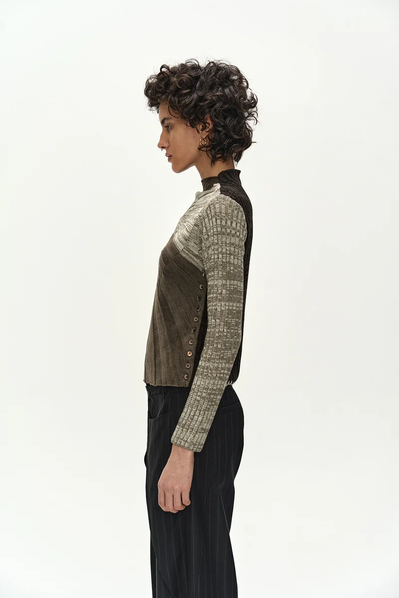 ASYMMETRIC TWIST BUTTON TOP 5