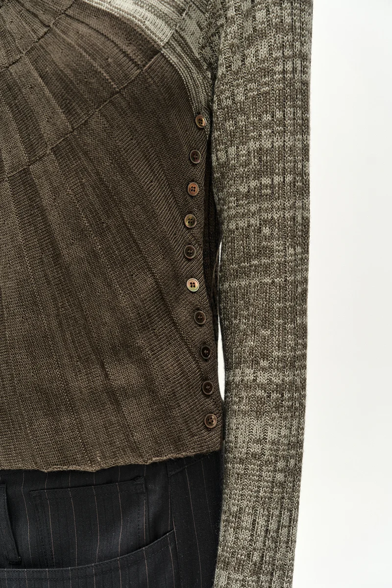 ASYMMETRIC TWIST BUTTON TOP 8