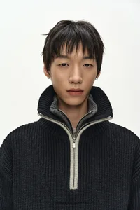 DOUBLE LAYERED QUARTER ZIP-UP SWEATER thumb 6