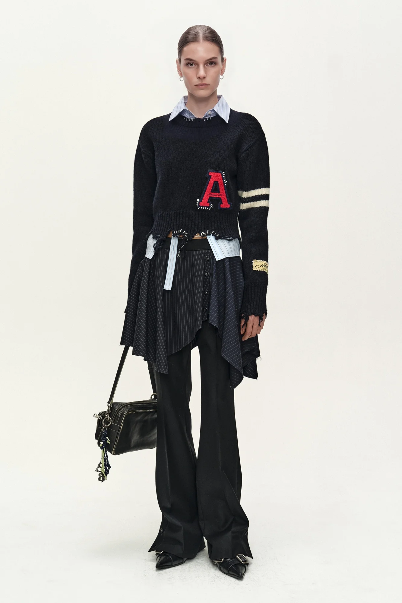 ANDERSSON BELL (ESSENTIAL) DISTRESSED VARSITY PATCH SWEATER DARK NAVY