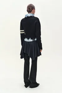 (ESSENTIAL) DISTRESSED VARSITY PATCH SWEATER thumb 3