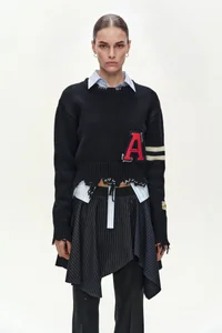 (ESSENTIAL) DISTRESSED VARSITY PATCH SWEATER thumb 4