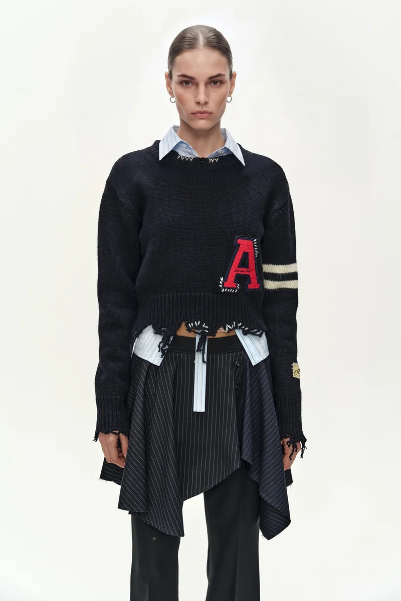 (ESSENTIAL) DISTRESSED VARSITY PATCH SWEATER 4