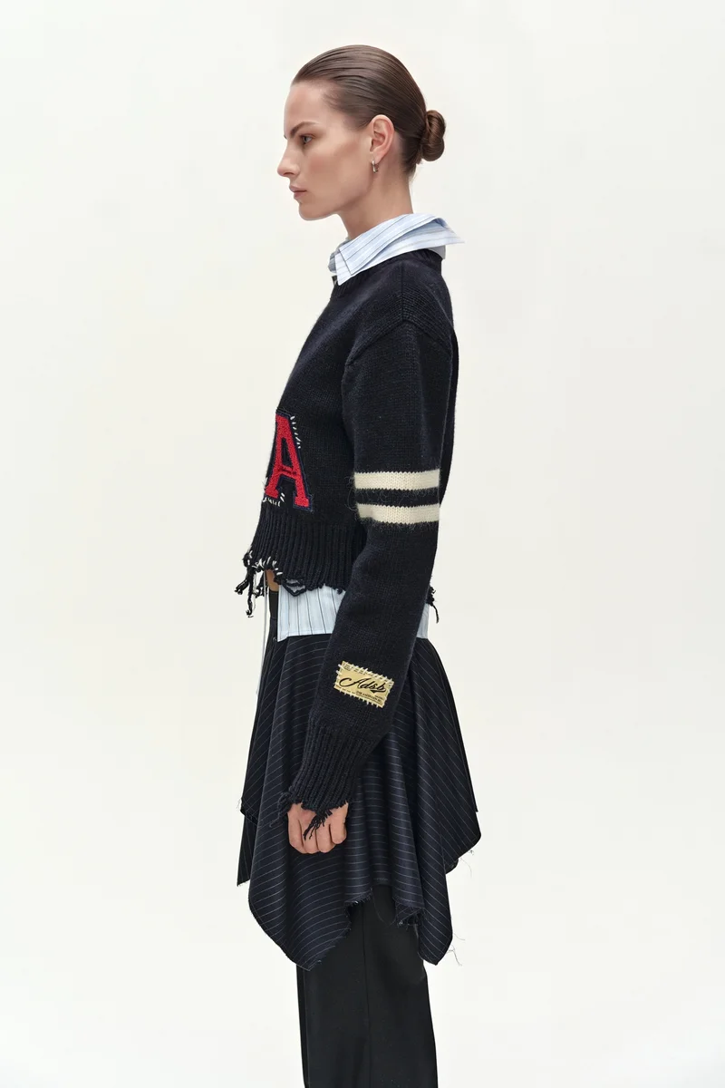 (ESSENTIAL) DISTRESSED VARSITY PATCH SWEATER 5
