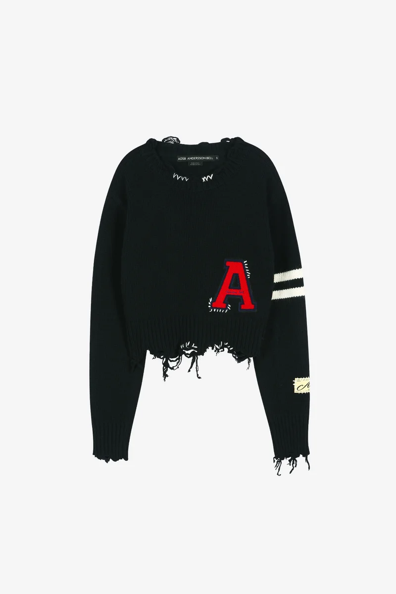 (ESSENTIAL) DISTRESSED VARSITY PATCH SWEATER 9