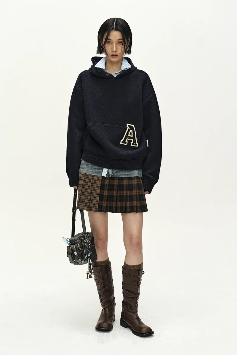 (ESSENTIAL) UNISEX VARSITY PATCH HOODIE 3