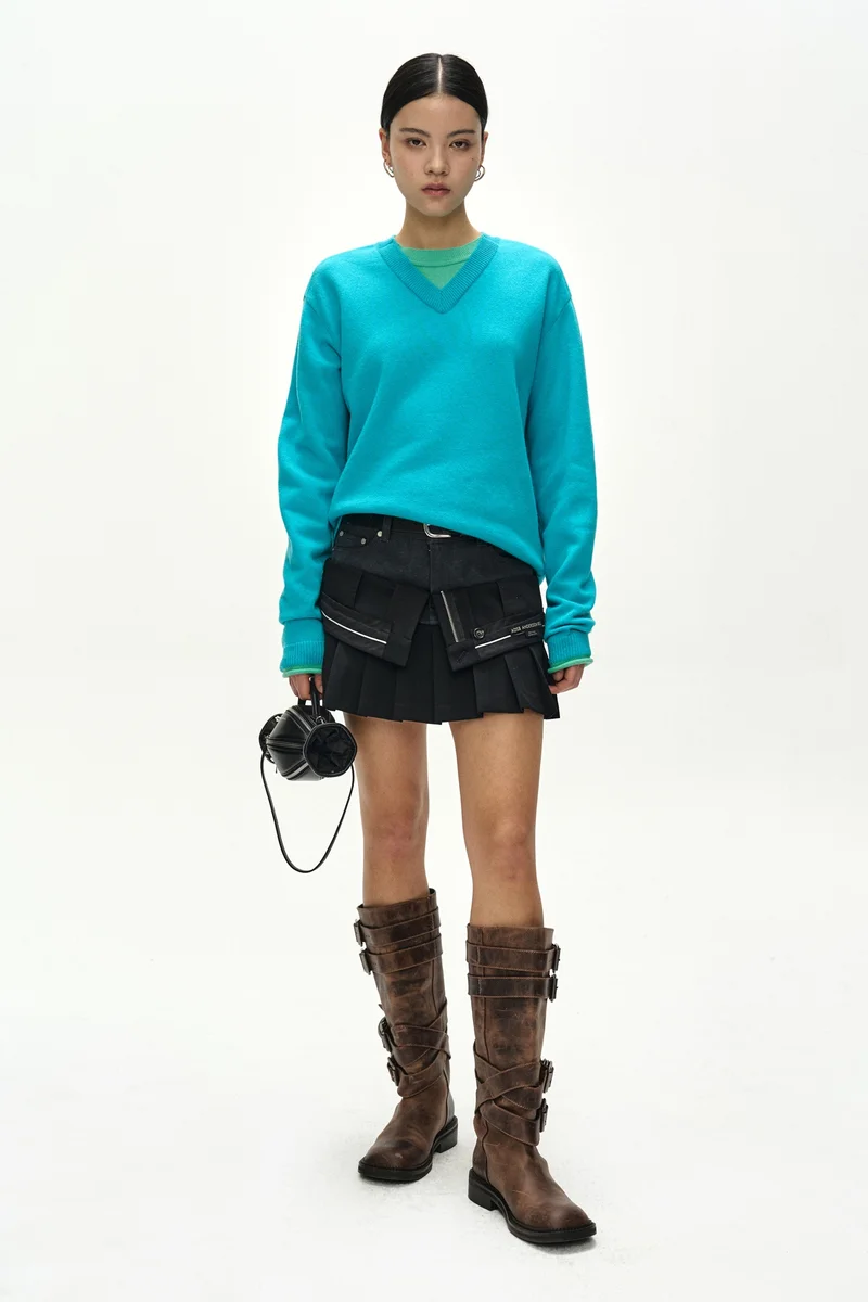 UNISEX LAYERED V-NECK SWEATER 2