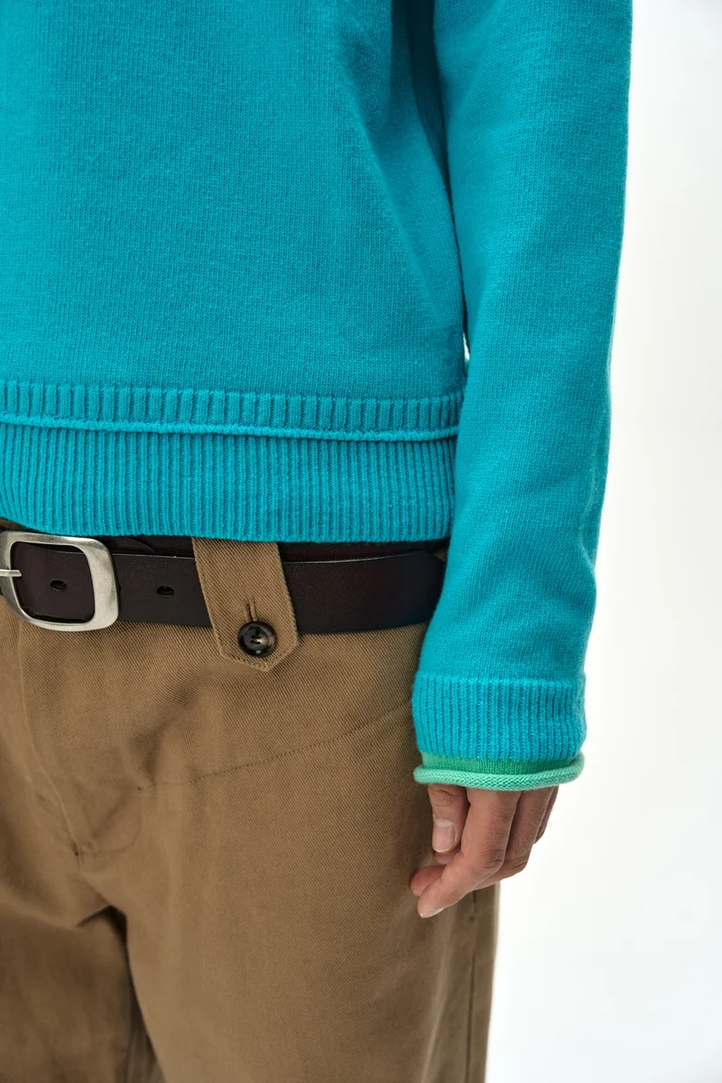 UNISEX LAYERED V-NECK SWEATER 8