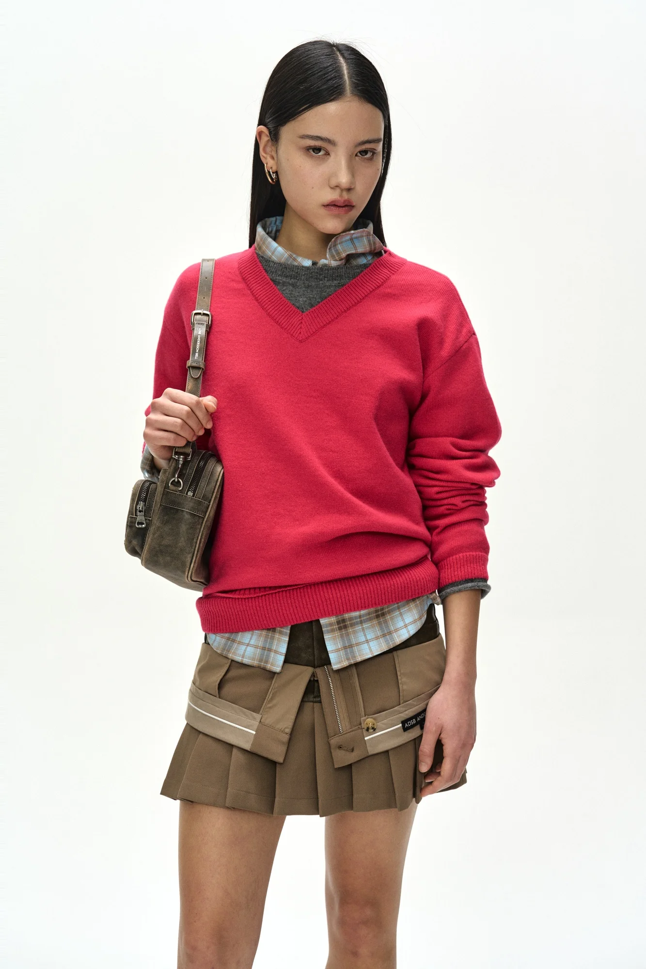 ANDERSSON BELL UNISEX LAYERED V-NECK SWEATER MAGENTA