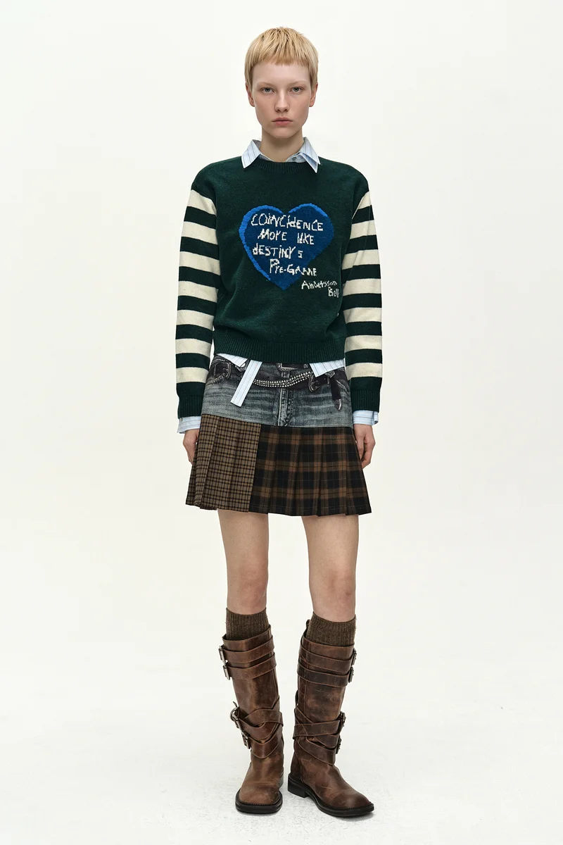 26 GIRL'S HEART MESSAGE CREW-NECK SWEATER 2