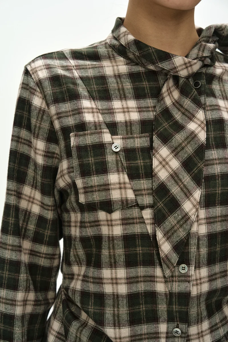 TARTAN SCARF-TIE SHIRT 4