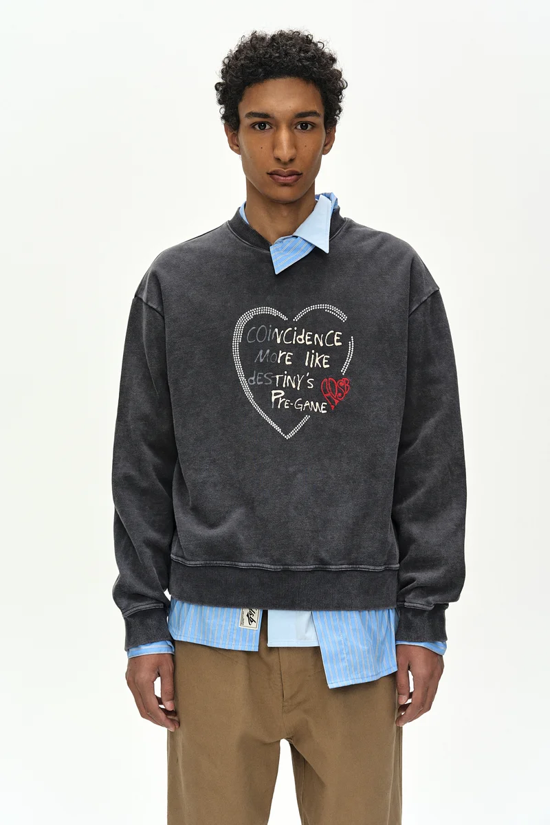 (ESSENTIAL) UNISEX HEART FIX SWEATSHIRT 1