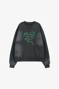 (ESSENTIAL) UNISEX SPRAY WASHED HEART MESSAGE SWEATSHIRT