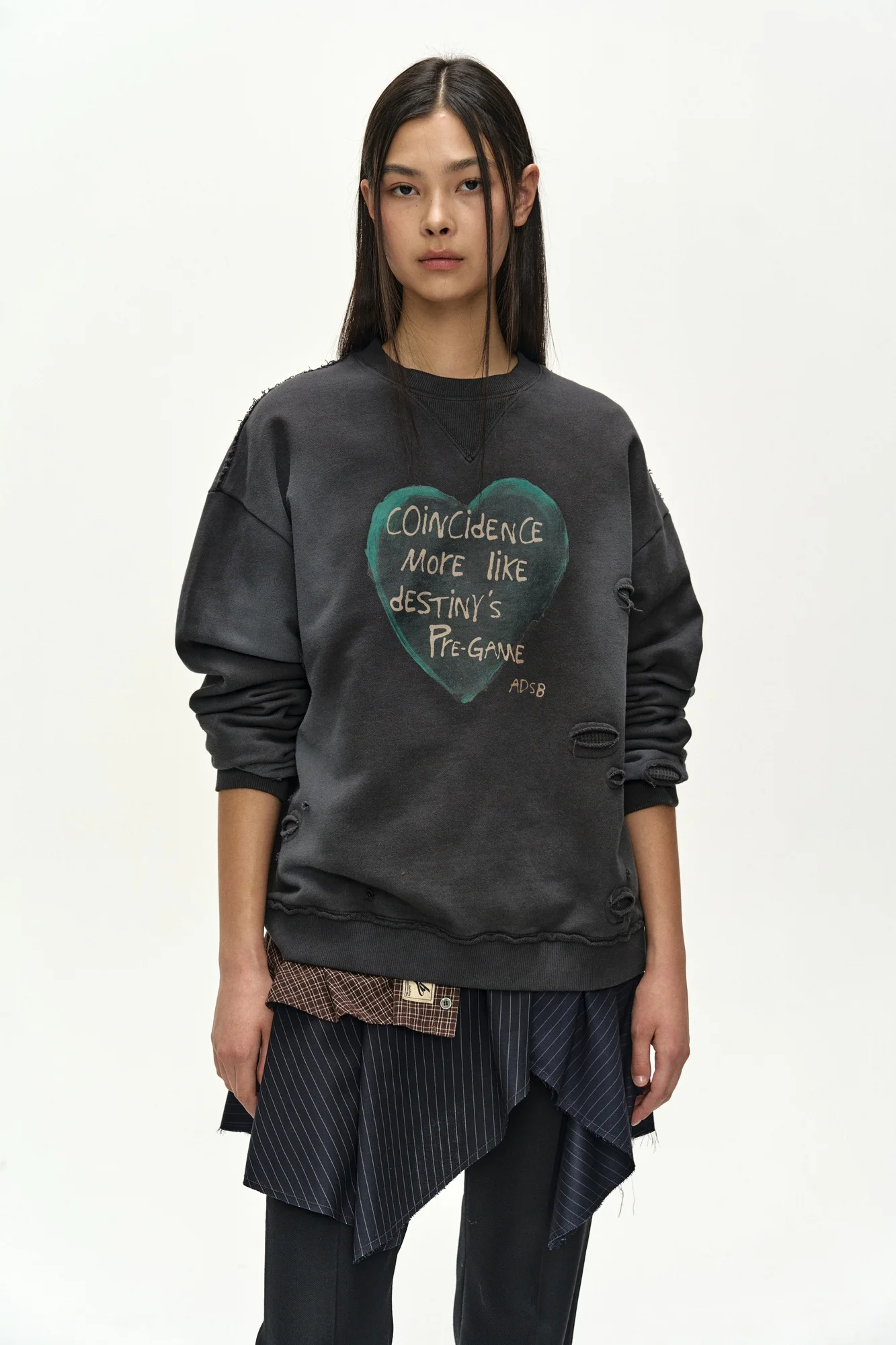 ANDERSSON BELL (ESSENTIAL) UNISEX SPRAY WASHED HEART MESSAGE SWEATSHIRT CHARCOAL