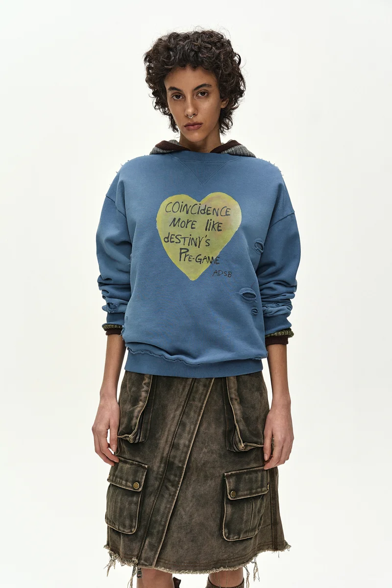 (ESSENTIAL) UNISEX SPRAY WASHED HEART MESSAGE SWEATSHIRT 5