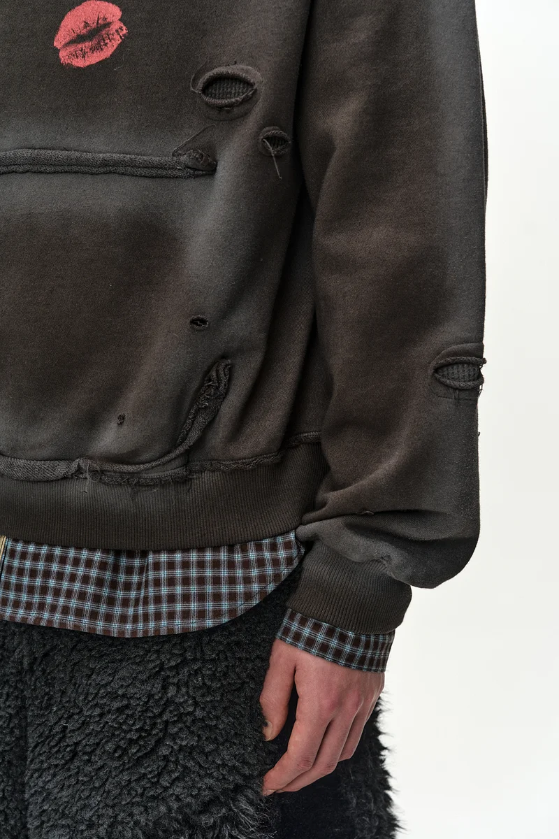 (ESSENTIAL) UNISEX SPRAY WASHED AGAIN LIP HOODIE 9