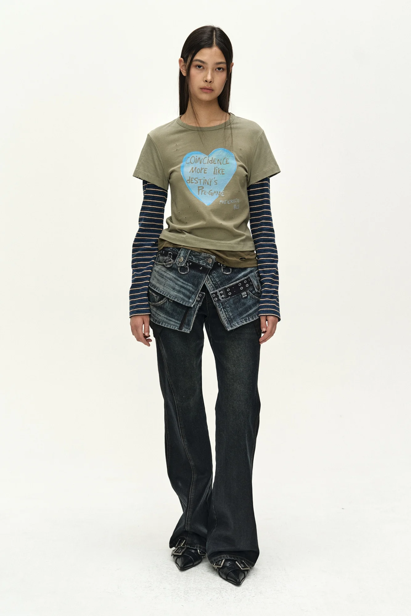 ANDERSSON BELL LAYERED HEART MESSAGE LONG SLEEVE T-SHIRT KHAKI