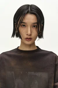 LAYERED SLEEVE GRAPHIC T-SHIRT thumb 5