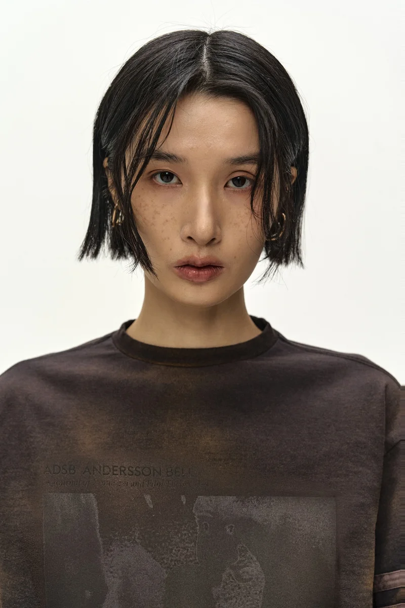 LAYERED SLEEVE GRAPHIC T-SHIRT 5